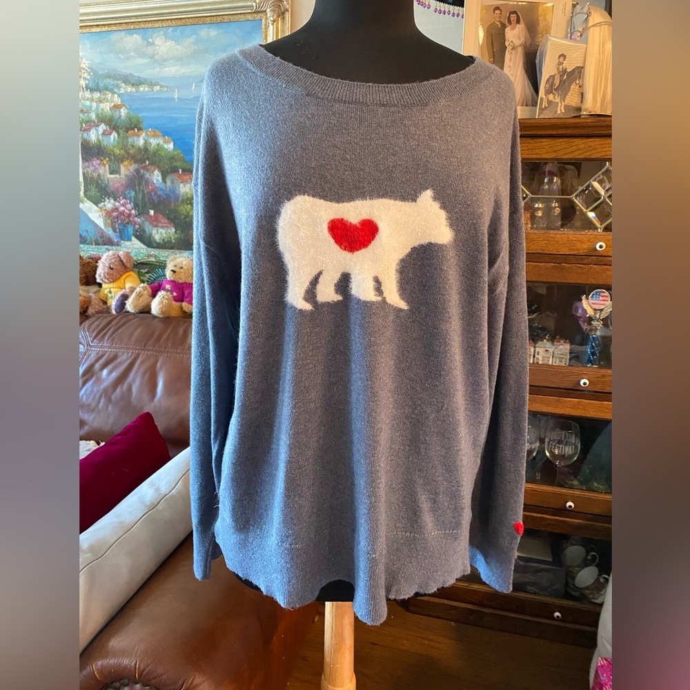 Sundance Gray Sweater with fuzzy white bear in front